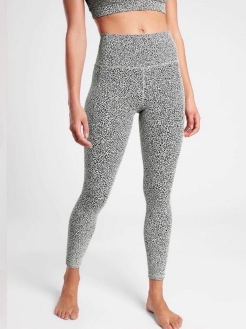 Athleta Salutation Stash II Textured Tight